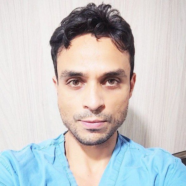 Dr Raina Amit Vikram